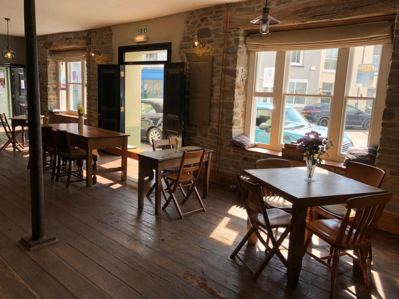 Inn At The Sticks Llanstephan  エクステリア 写真