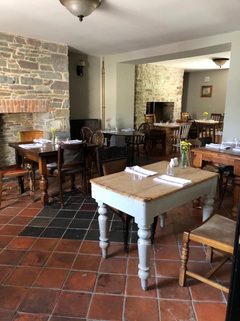 Inn At The Sticks Llanstephan  エクステリア 写真